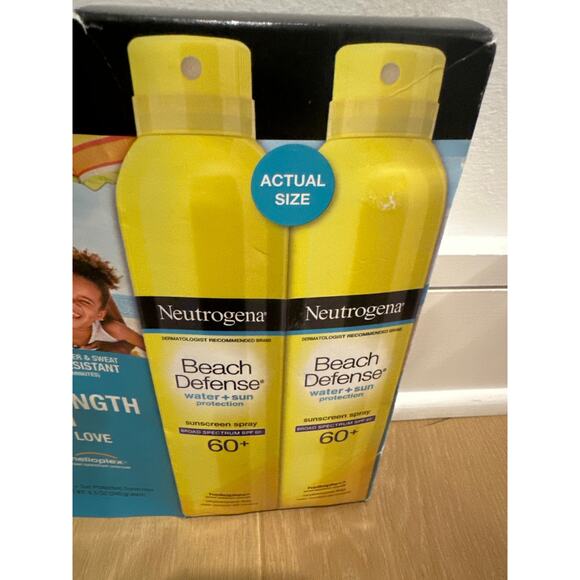 Neutrogena Beach Defense Water+Sunscreen Spray, SPF 60+,17.0 oz/480 g, Pack Of 2 - Picture 2 of 6